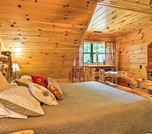 Secluded Modern Cabin, about 25 Mi to Bentonville!