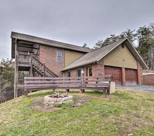 Pet-Friendly Retreat with Game Room and Mtn Views