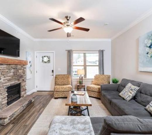 Gorgeous Cades Cove Condo with Community Pool