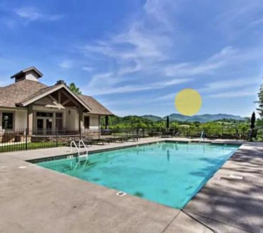 Gorgeous Cades Cove Condo with Community Pool