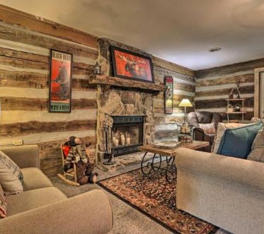 Riverfront Couples Retreat in the Smoky Mtns