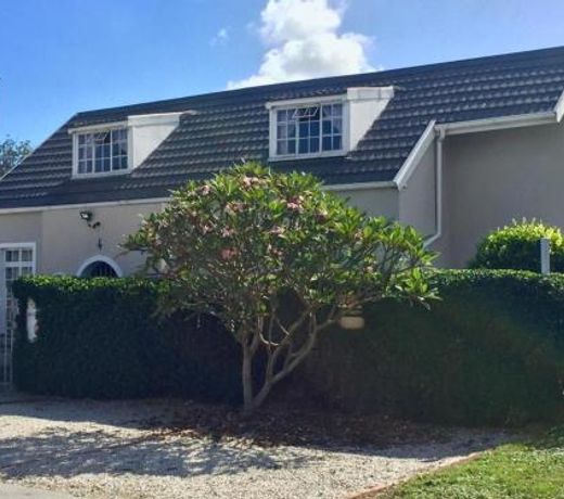 Keedols Inn & Backpackers