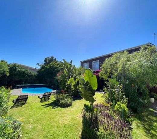 Sunset Beach Living Guesthouse