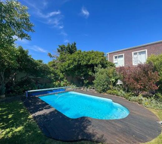 Sunset Beach Living Guesthouse