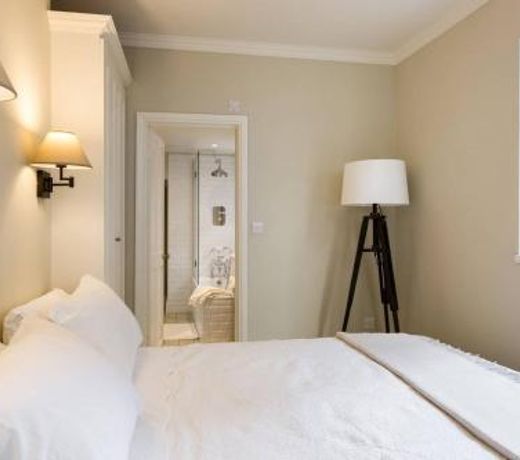Bright 1BR Modern Home & Terrace in West London