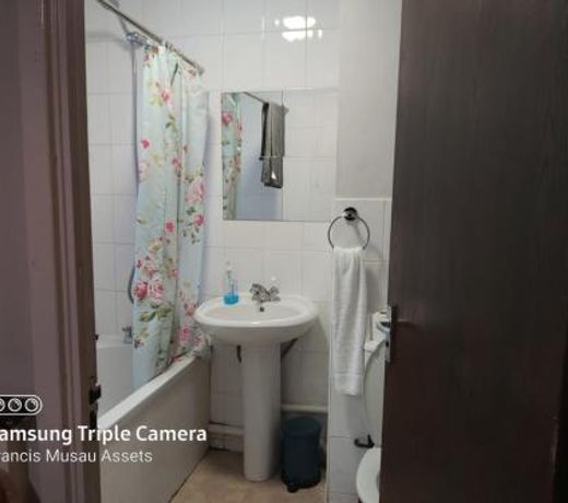 Fieldfare Green-Huku Kwetu Luton & Dunstable Spacious 4 Bedroom Detached House - Free Parking- Field