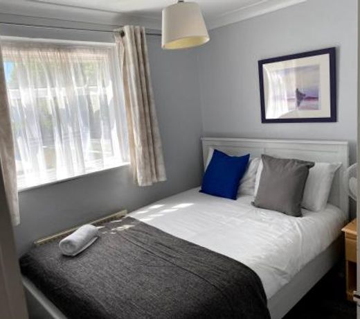 Chelsea Garden -Huku Kwetu- Dunstable - Spacious 4 Bedroom House -L&D Hospital - London -M1- Airport