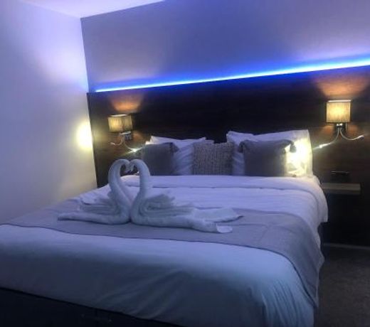 Duplex Serviced Apartment Near L& D Hosptail and M1 J11