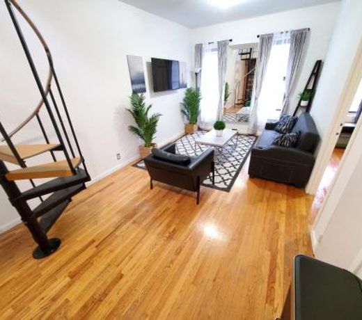 NYC Midtown Penthouse with Private Rooftop