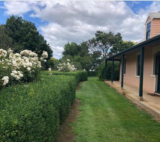 CLAYFIELD HOMESTEAD - rustic country accommodation