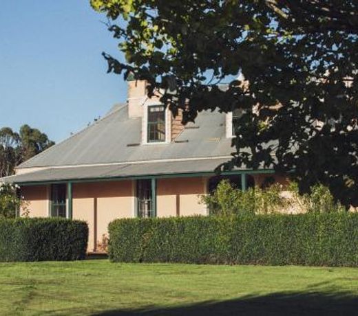 CLAYFIELD HOMESTEAD - rustic country accommodation