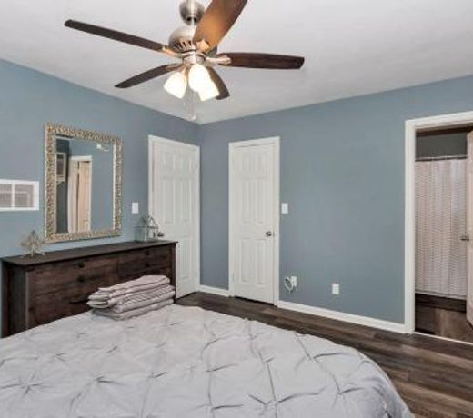 Bay Breeze Compass Suite (1 bed/1 bath condo with cabanas, fire pits, and pier)