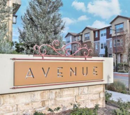 A Luxury Townhome at the cross roads of Silicon Valley