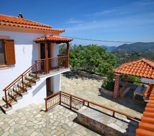 Anania Cottage
