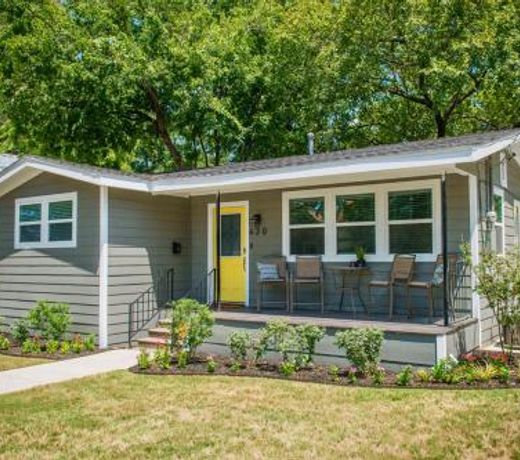 Walk to the Silos! 3 Bed 1960's Bungalow near Baylor