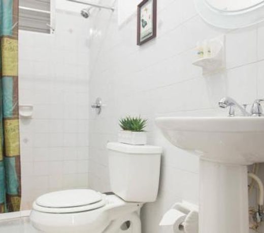 Studio with pool table just 15 minutes from the beach