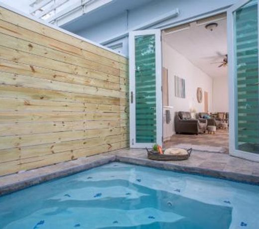 2 Bedroom 1 Bath Tropical Suites at 413