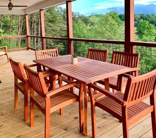 River-View Deck & Hot Tub! Minutes to Downtown home