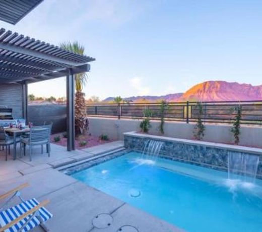 New Home! Private Pool * Private Hot Tub * Fire Pit