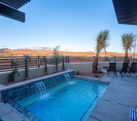 New Home! Private Pool * Private Hot Tub * Fire Pit