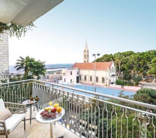 Deluxe 2-Bedroom Jaffa Dreams with Pool & Parking