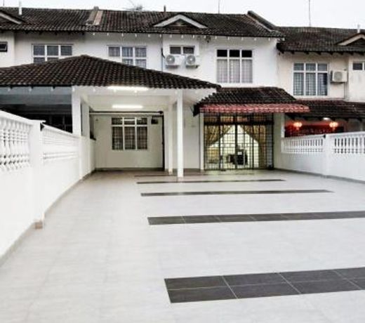 12 to 16 Guests Homestay - Happy Home Taman Bukit Kempas