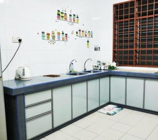 12 to 16 Guests Homestay - Happy Home Taman Bukit Kempas