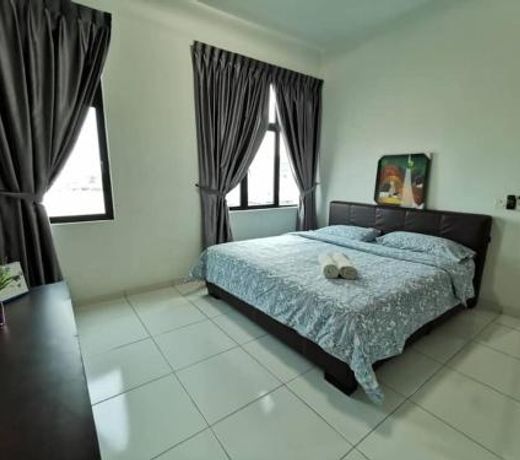 [3 + 1 Guests] 10M AWAY TESCO & AEON WIFI & DRYER