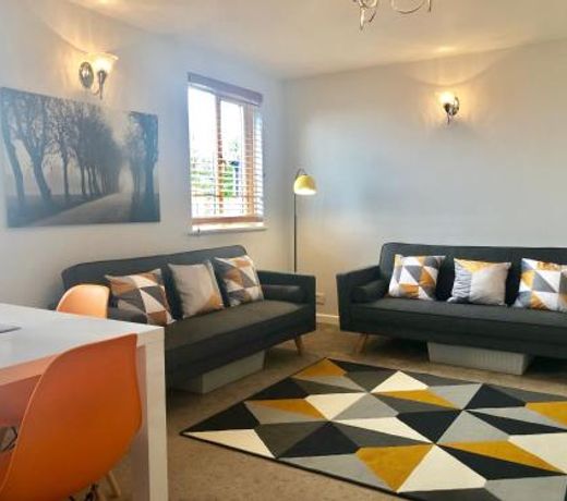 Golf Club House FREE MULTI SPACE PARKING
