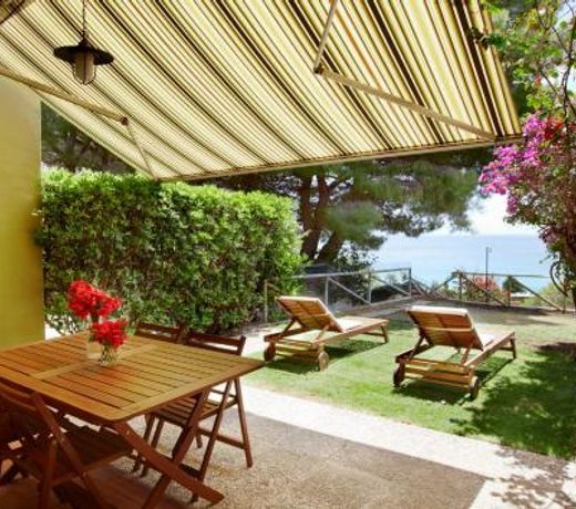 Pinus Village Sea Front Apartment
