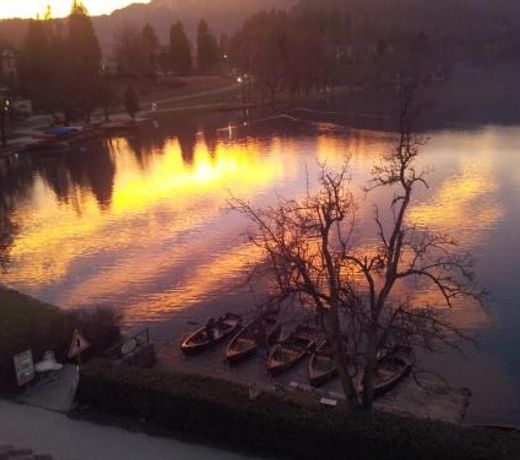 Pletna Lake View Apartment (Ground Floor)