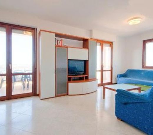Royal apartment sea view