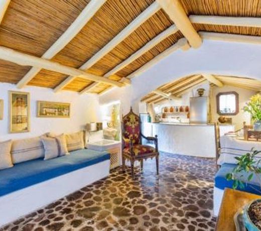 Luxury Cottage a San Pantaleo. Casa Il Glicine