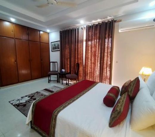 Gulberg Guest House