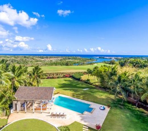 Boca de Chavon Villa Sleeps 10 with Pool Air Con and WiFi