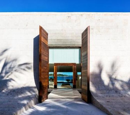 El Caleton Villa Sleeps 12 with Pool Air Con and WiFi
