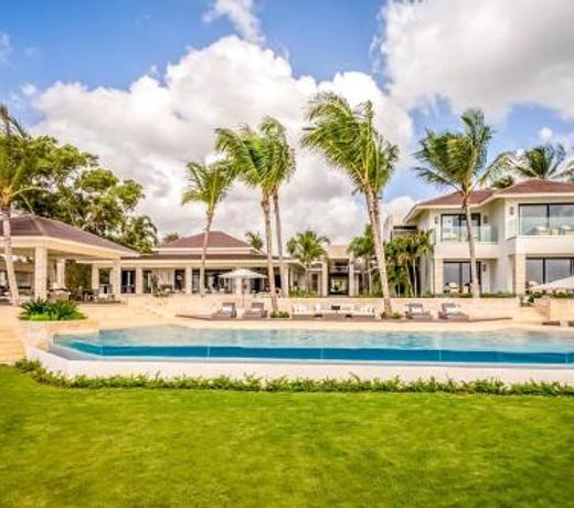 Las Minas Villa Sleeps 12 with Pool Air Con and WiFi