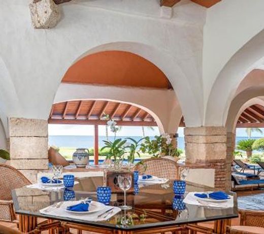 Las Minas Villa Sleeps 8 with Pool Air Con and WiFi