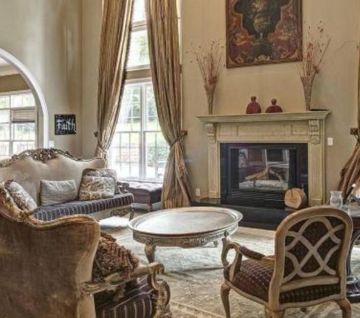 Luxury on the Lake