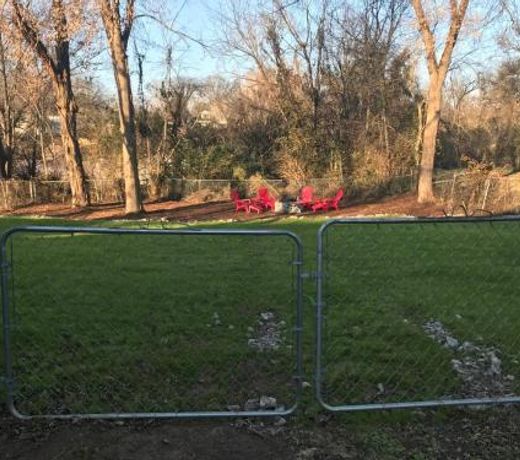 Stratford Ave apartment & yard 6 miles to downtown
