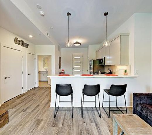 New Listing! Prime Locale, Walk To Centennial Park Apts