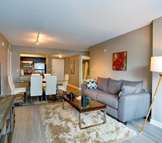 Honky Tonk Luxury 2BR&2BATH - Fast WIFI - Work Area - Free Parking! - CH2