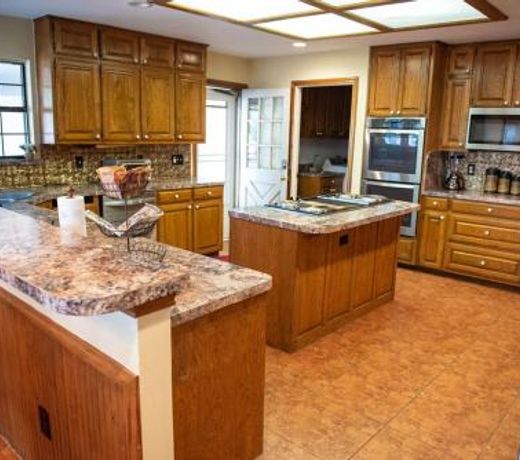 BELLA VISTA HOUSE ON 22 Acres