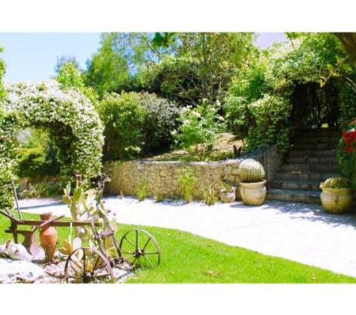 Villa Ales, with swimming pool and garden for 6-7 guests, near Platamona