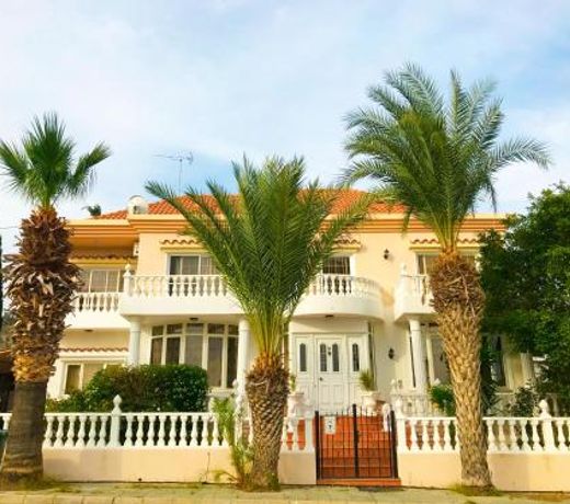 Spectacular Family Villa with a Private Pool