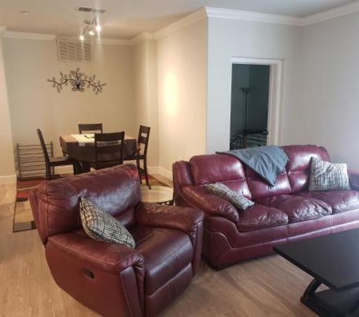 Yes it's right 2 suites and 3 bath in the Heart of San Diego FB2