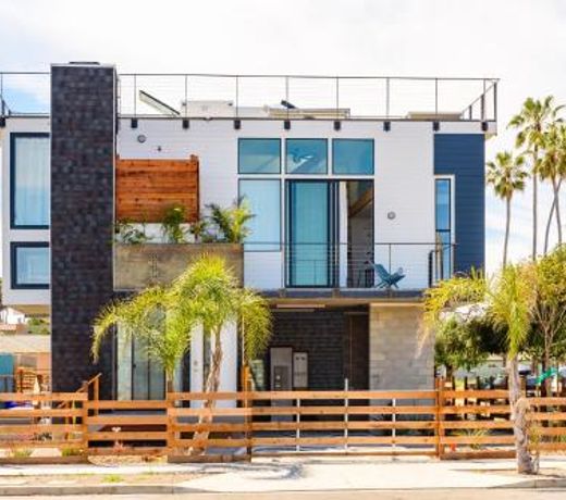 Modern Beach Home Steps To The Sand