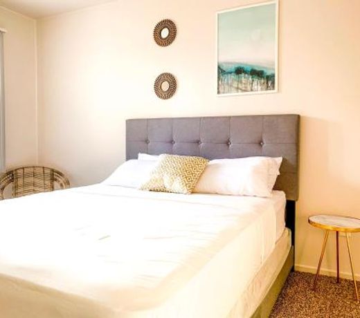 2 BDR in Heart of Gaslamp w/free Pkg