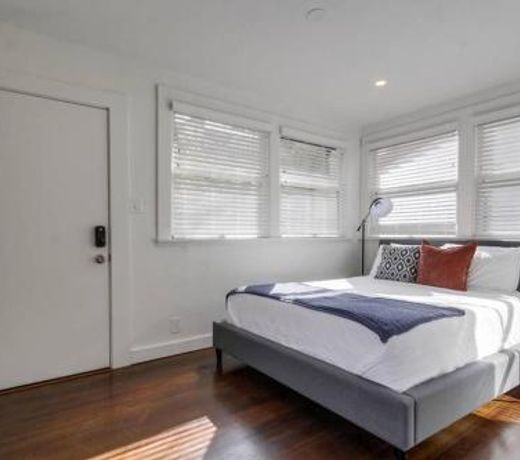 Studio-Large Outdoor Space-15 minutes to Mission Bay