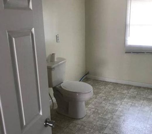 Quaint 3 Bedroom 1.5 Bath House to Yourself!!!